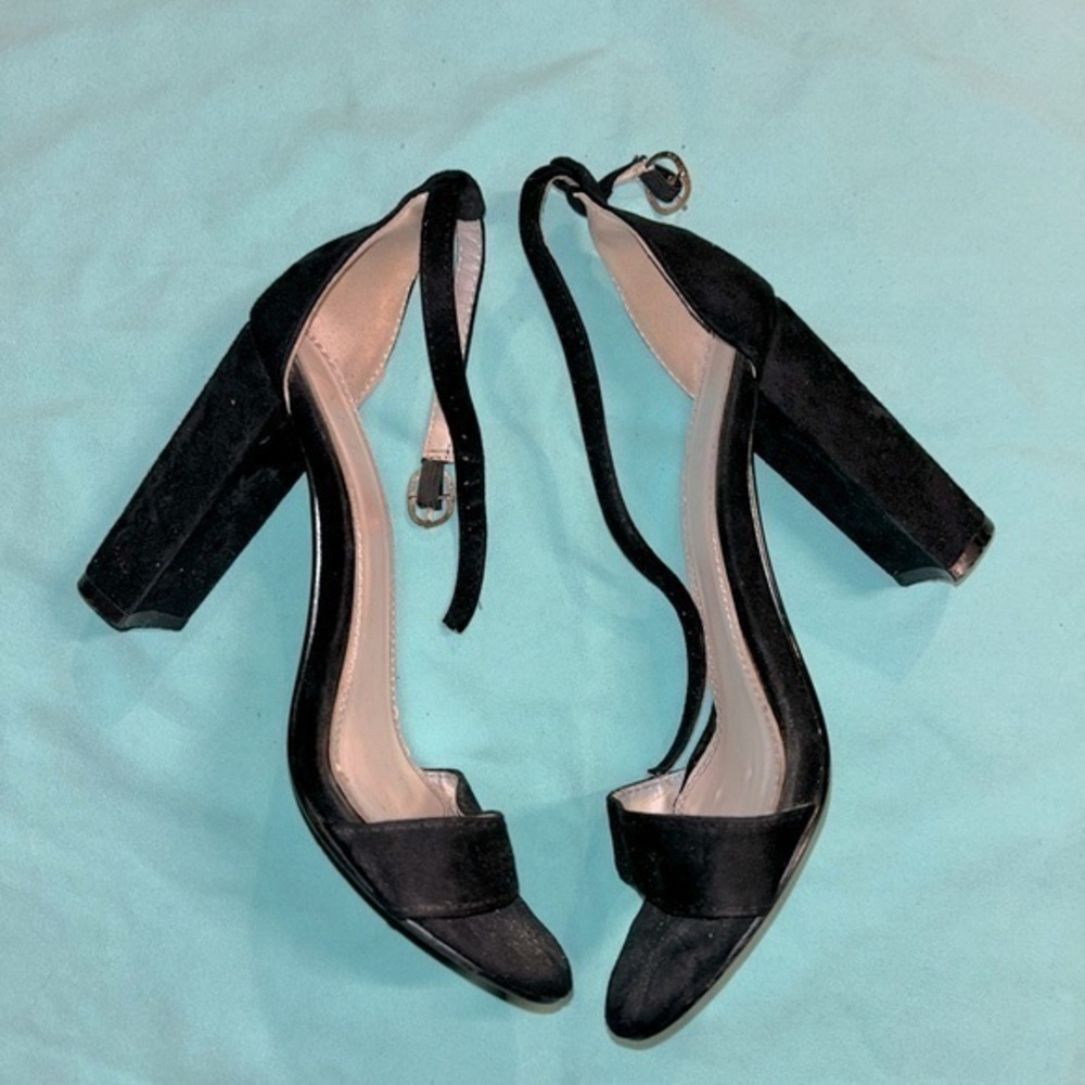 AKIRA - BLACK SUEDE HEELS - Size 7.5
